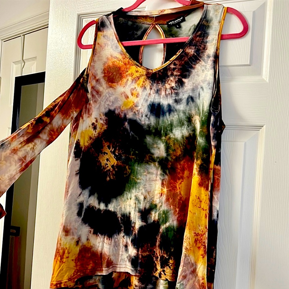 Simply Southern Cold Shoulder Long Sleeve tie-dye Green, Orange, Red top Large